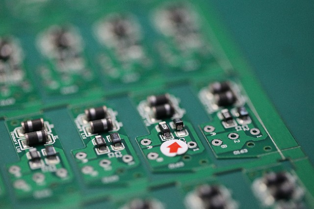 PCB打樣如何選擇表面處理工藝?選擇PCB表面處理工藝的幾個