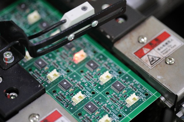 PCBA加工廠家雙面SMT貼裝有什么優勢?PCBA加工雙面S